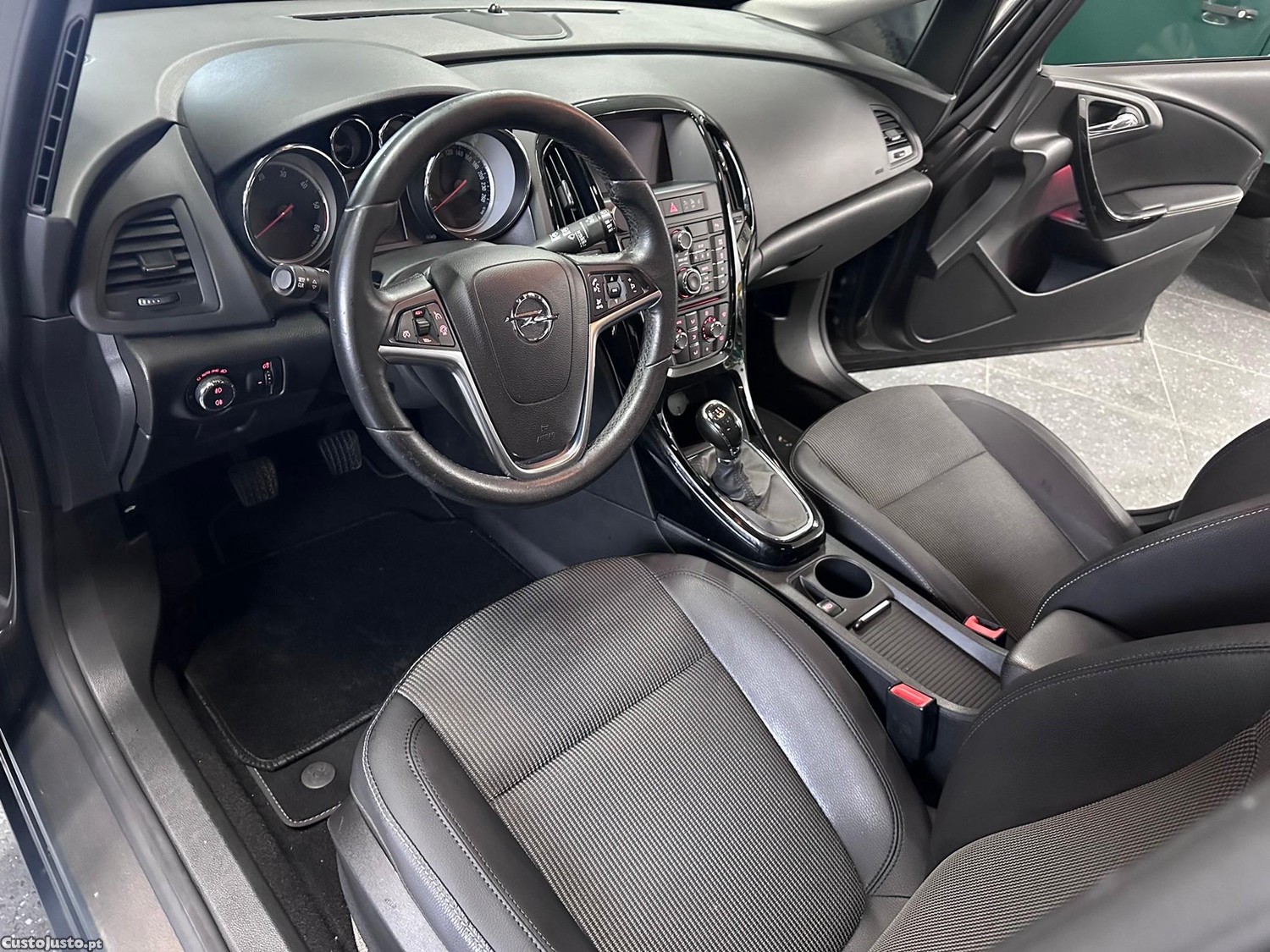 Opel Astra Sports Tourer 1.6 CDTi Cosmo S/S — fotografia 9