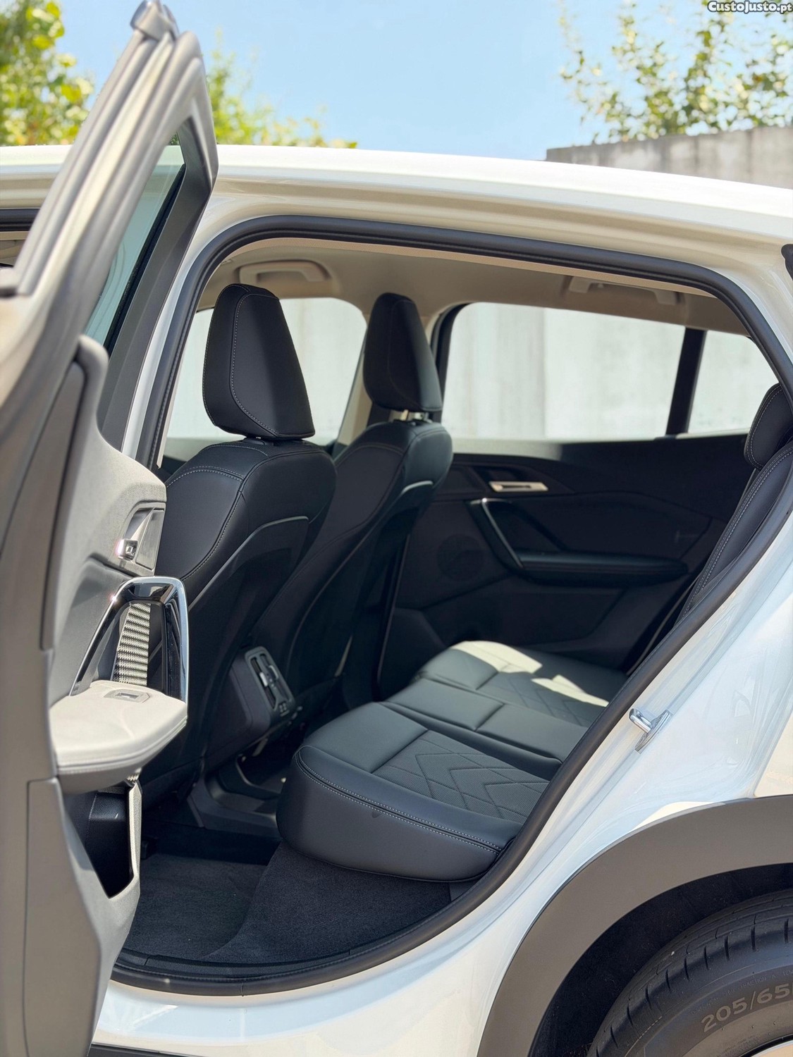 BMW iX2 E Drive 20 - Elétrico 150KW - 204cv — fotografia 4