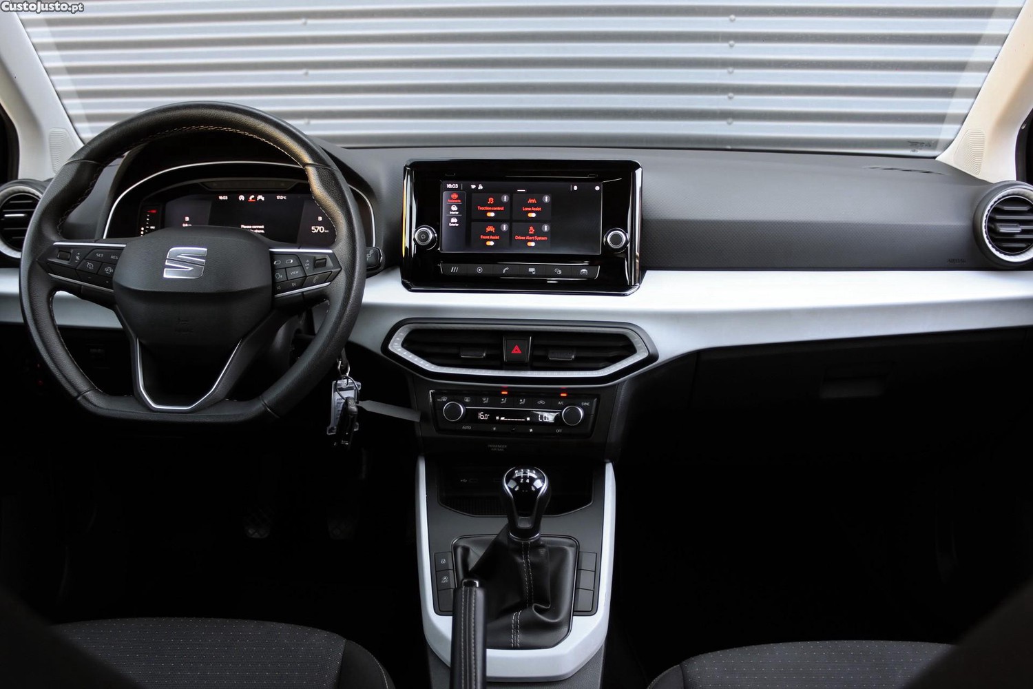 SEAT Arona 1.0 TSI Style — fotografia 4