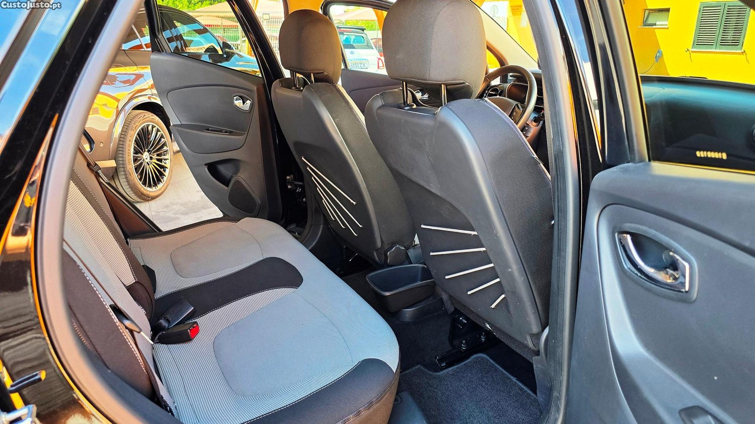 Renault Captur 1.2 TCe Exclusive EDC — fotografia 13