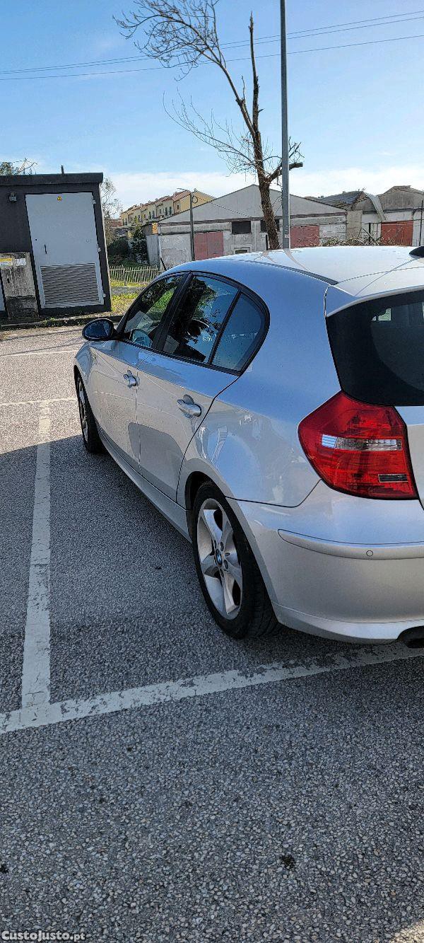 BMW 118 d/5portas/Assist Bmw — fotografia 5