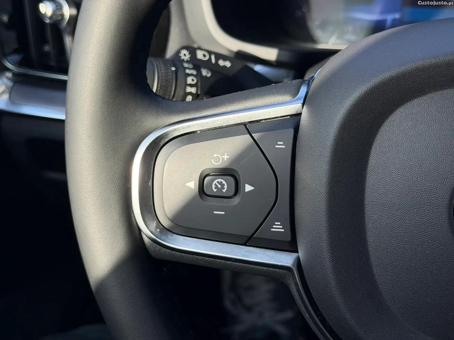 Volvo V60 2.0 T6 AWD TE Essential — fotografia 6