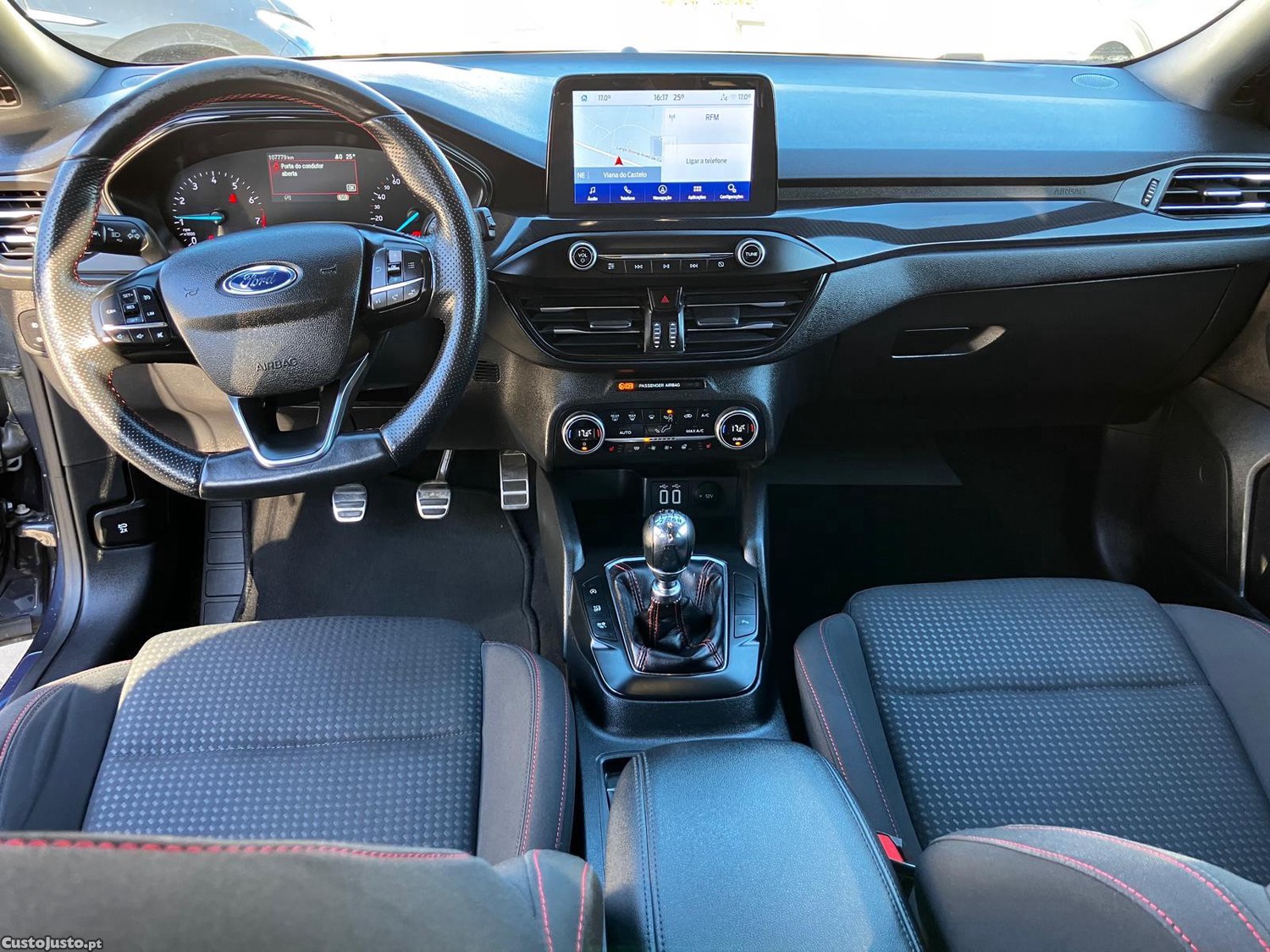 Ford Focus 1.0 Ecoboost Hybrid ST-LINE — fotografia 2
