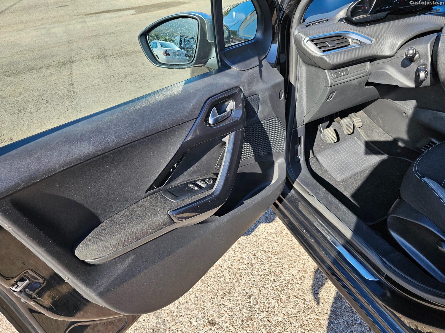 Peugeot 208 1.6 HDI STYLE BLUEHDI — fotografia 10