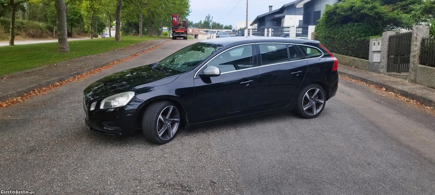 Volvo V60 R-Design 2.0 D4 163 cv Impecável - 13 — photo 2