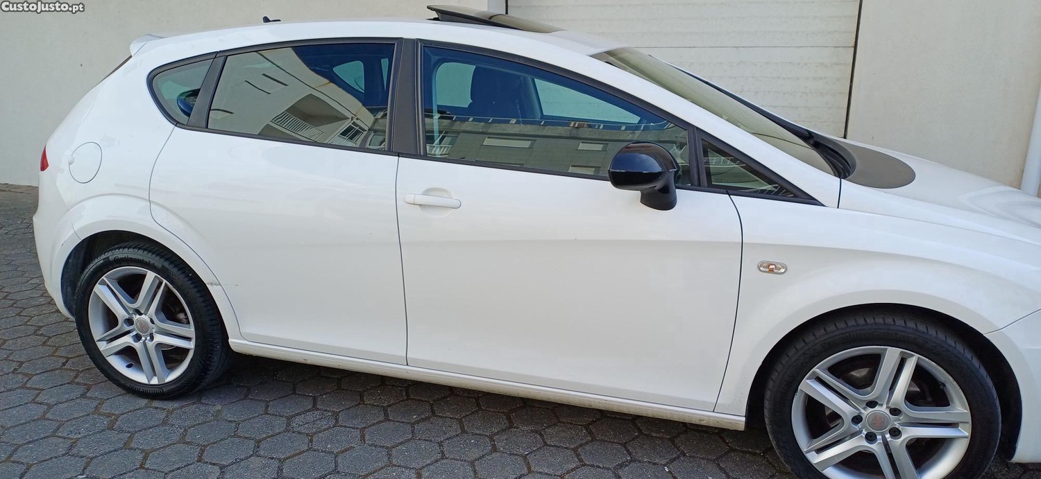 Seat Leon 1.6 — photo 2