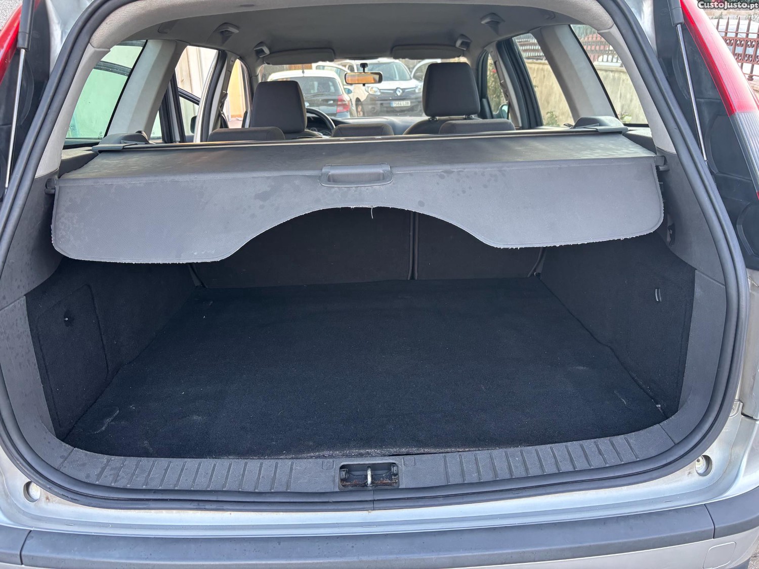 Ford Focus SW 1.6 TDCI / 110 CV — fotografia 2