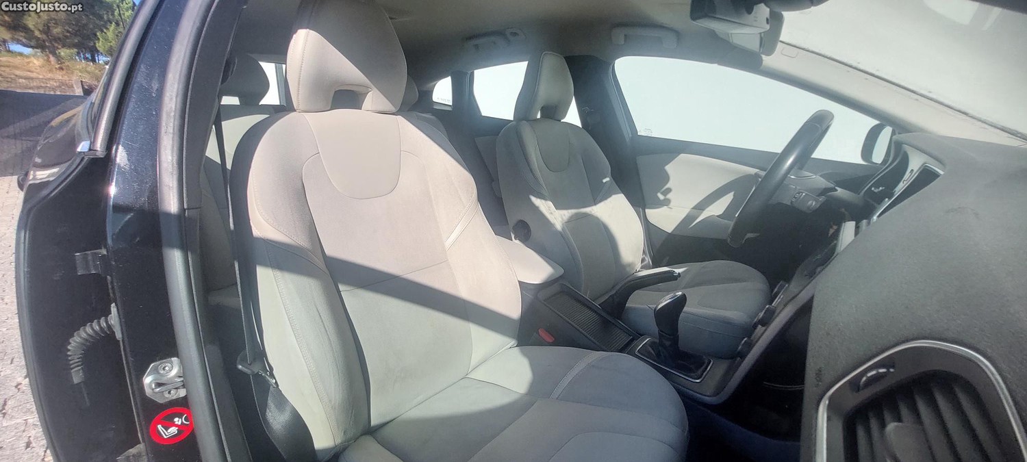 Volvo V40 1.6 D2 Momentum — fotografia 7