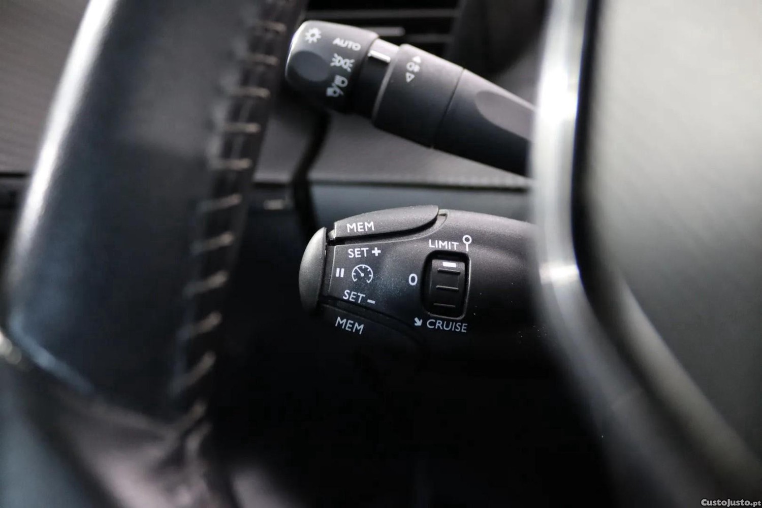 Peugeot 208 1.2 PureTech Allure — fotografia 3