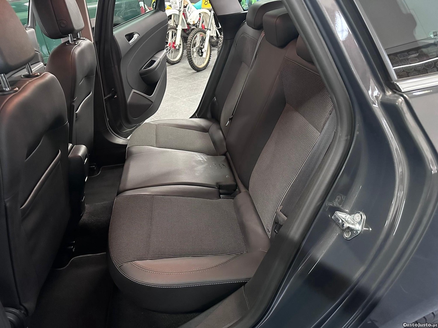 Opel Astra Sports Tourer 1.6 CDTi Cosmo S/S — fotografia 12