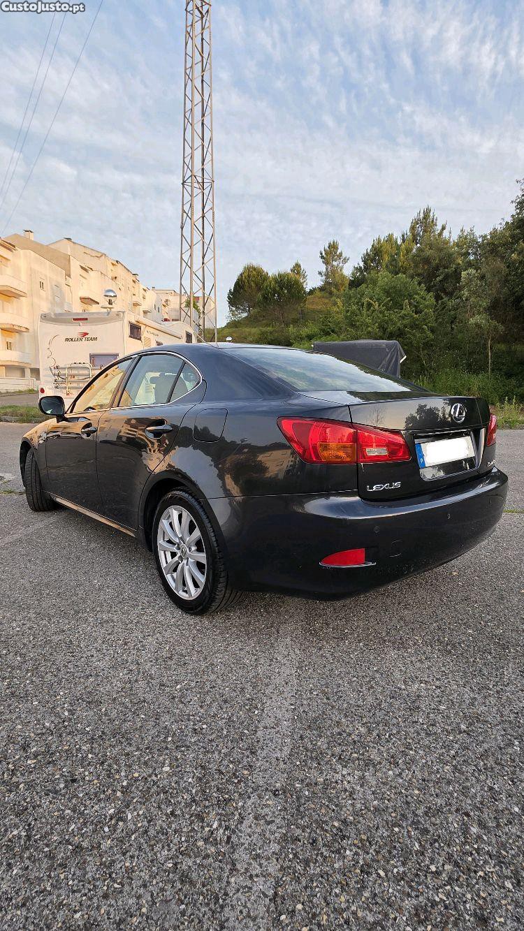 Lexus IS D 177CV LUXURY — fotografia 5