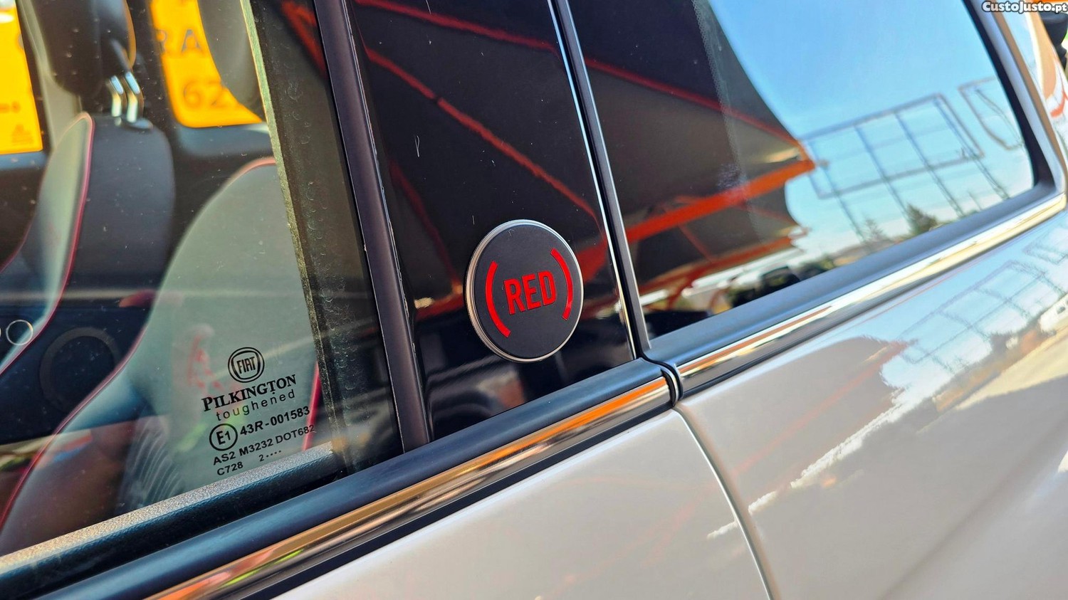 Fiat 500C 1.0 Hybrid RED — fotografia 13
