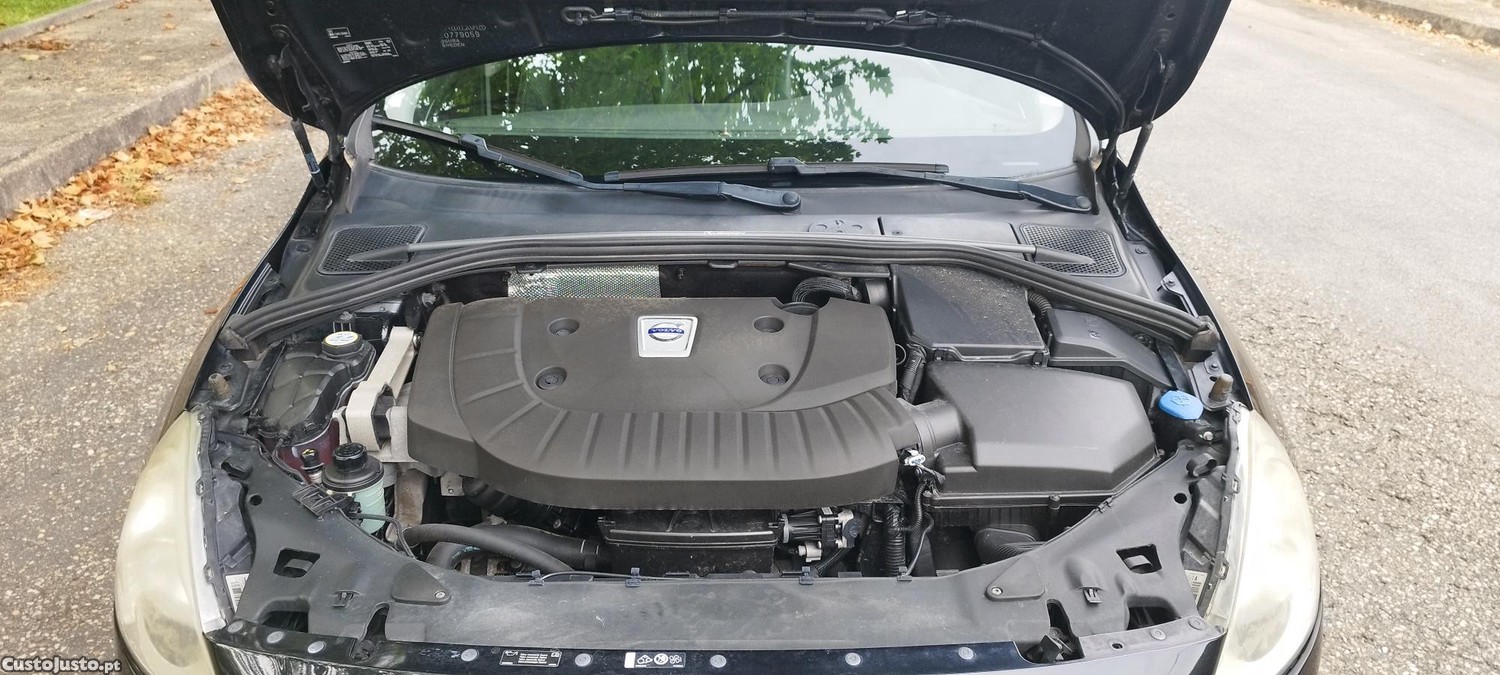Volvo V60 R-Design 2.0 D4 163 cv Impecável - 13 — photo 3