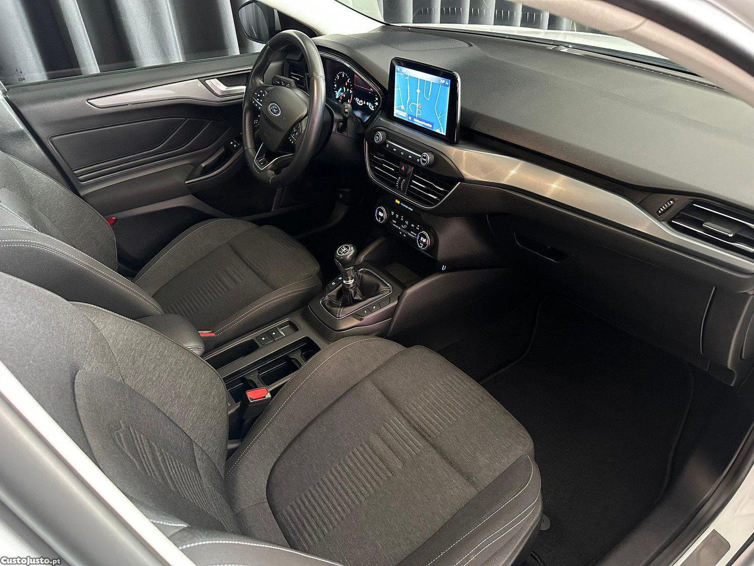 Ford Focus 1.5 TDCi EcoBlue Active X — fotografia 5
