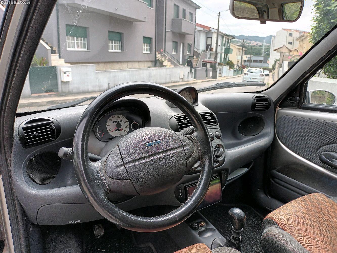 Fiat Seicento 1.1 gasolina 54 cvsport — fotografia 5
