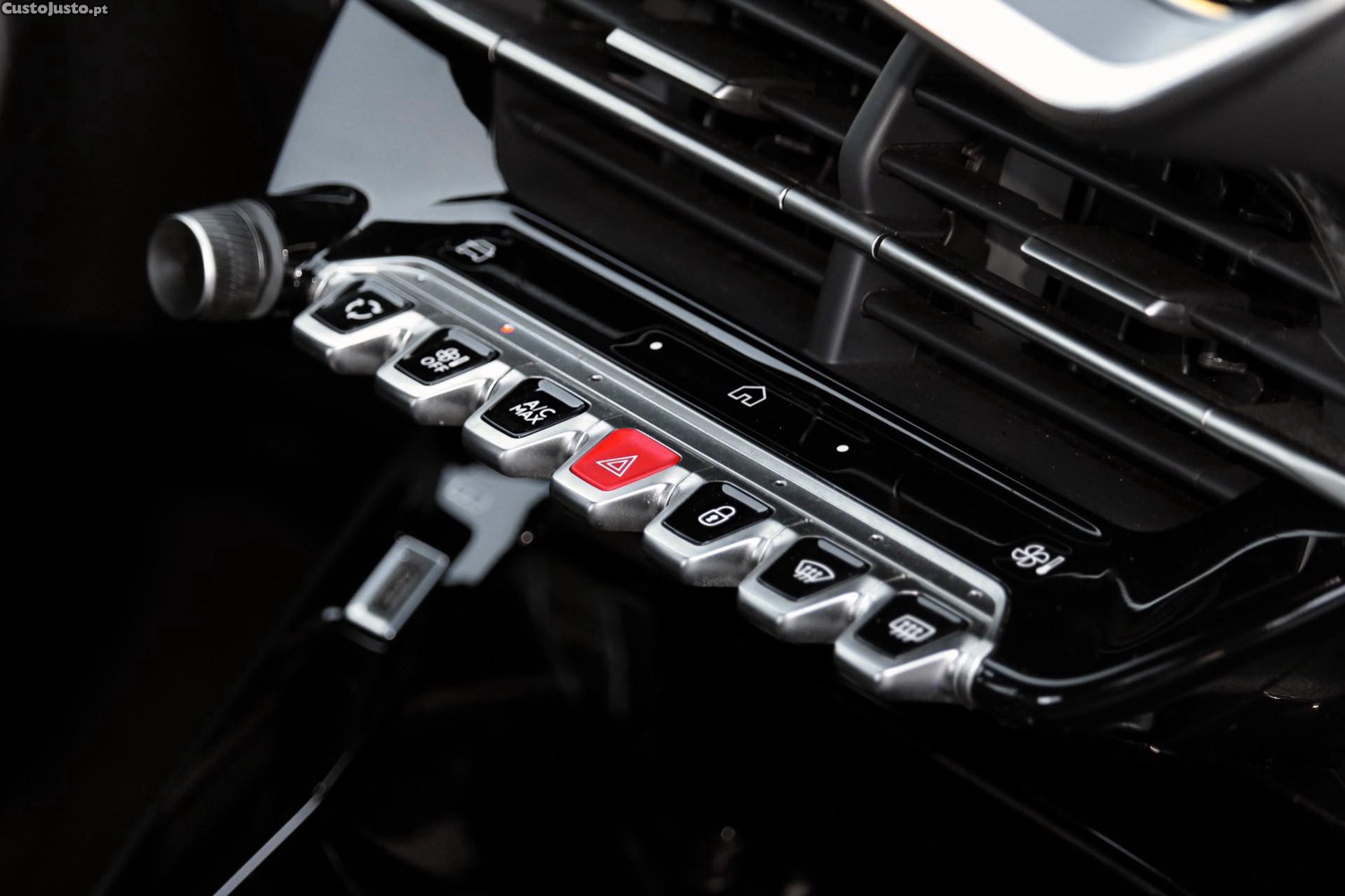 Peugeot 2008 1.2 Allure — fotografia 18