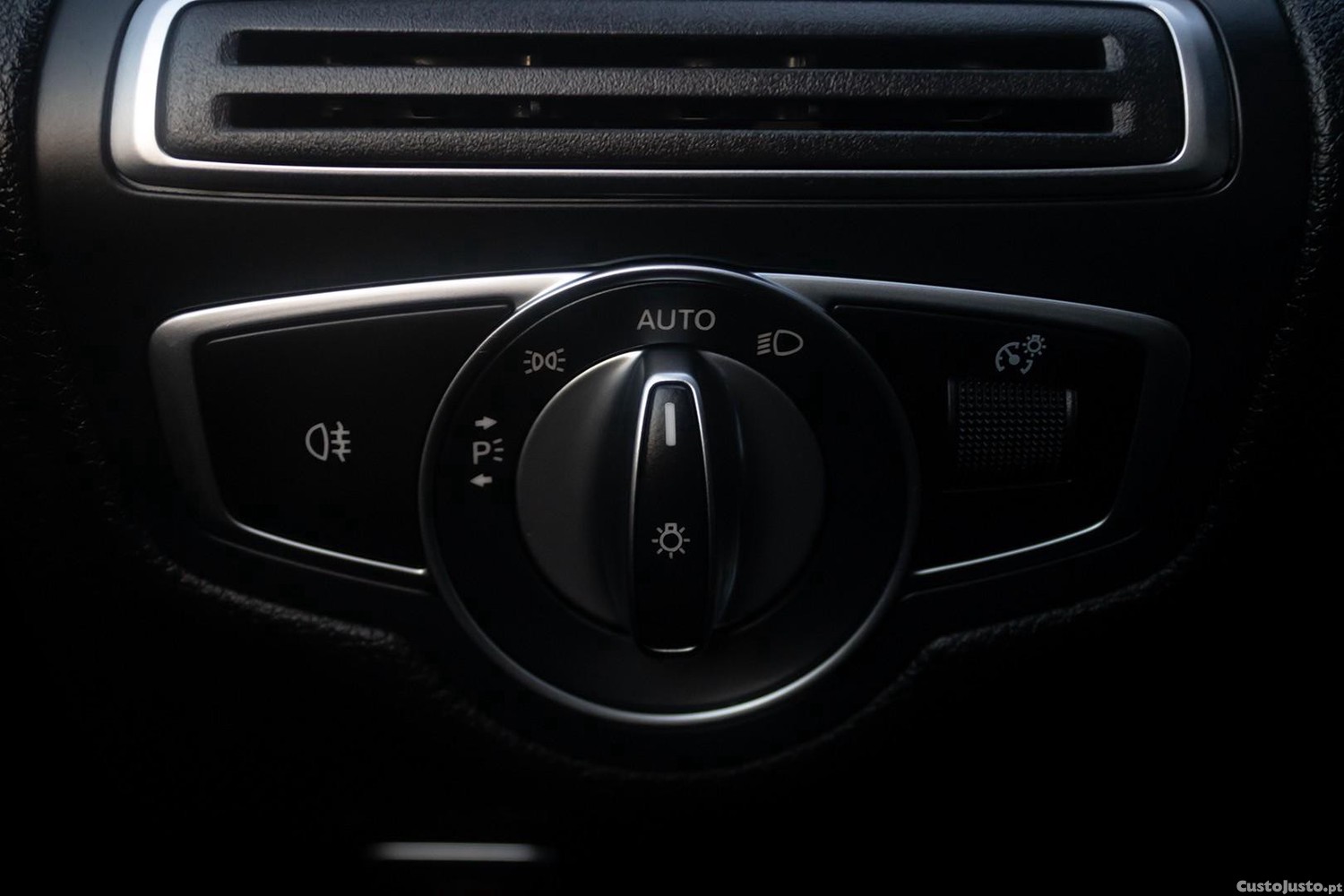 Mercedes-Benz C 220 d AMG Line — fotografia 6