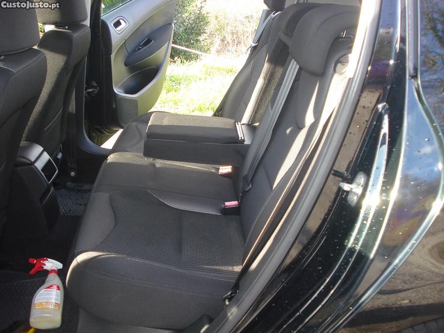 Peugeot 308 1.6 HDI Premium — photo 5