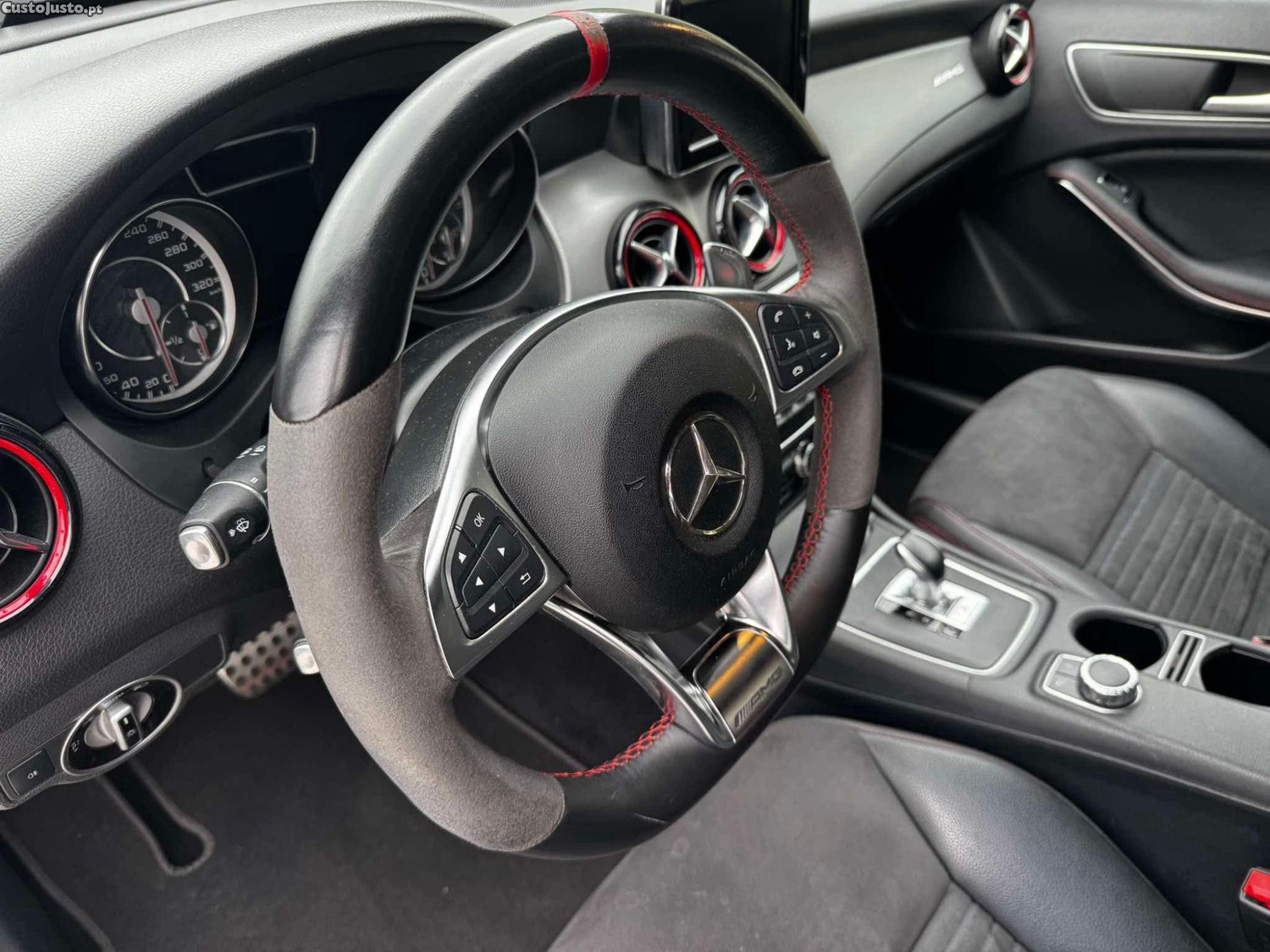 Mercedes-Benz GLA 45 AMG 4MATIC — fotografia 4