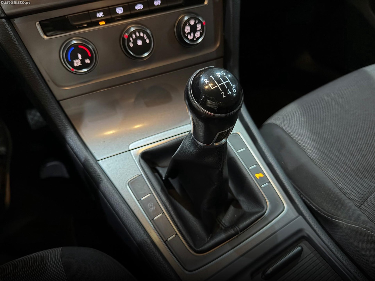 Volkswagen Golf Variant 1.6 TDi BlueMotion Confortline — fotografia 3