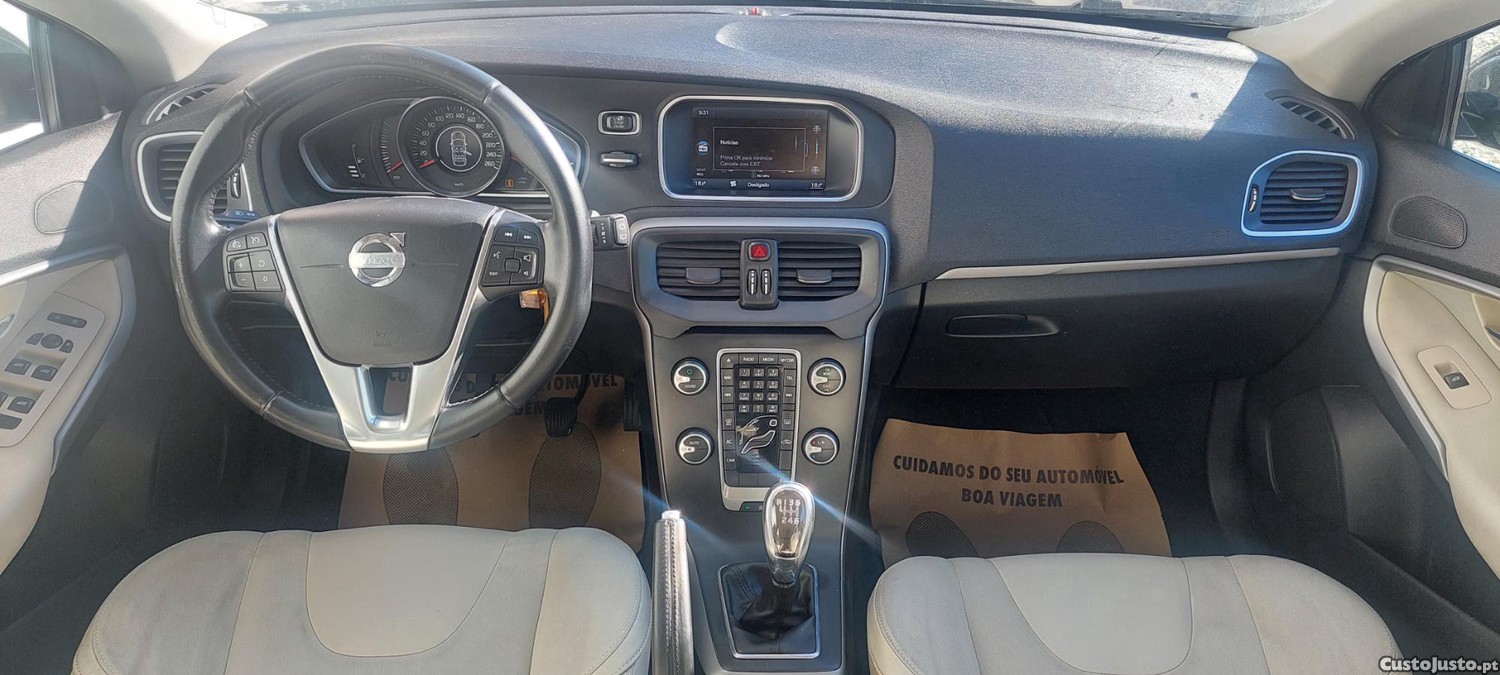 Volvo V40 1.6 D2 Momentum — fotografia 5