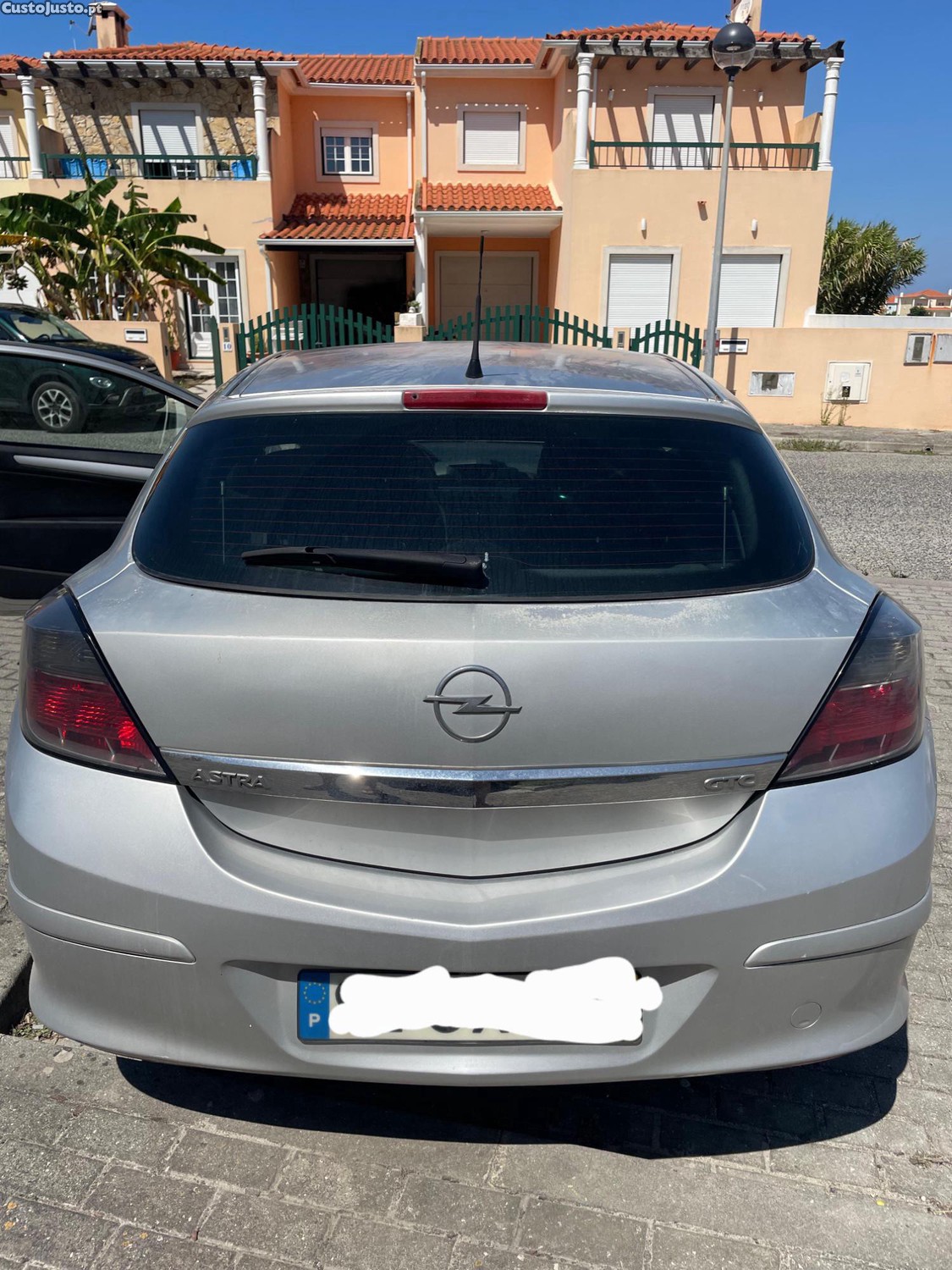 Opel Astra GTC — fotografia 8