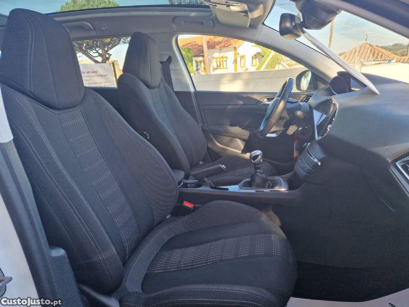 Peugeot 308 1.6 BLUE HDI ACTIVE — fotografia 4