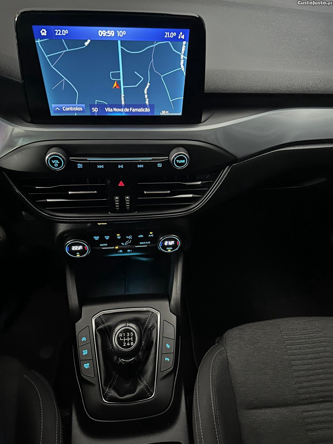 Ford Focus 1.5 TDCi EcoBlue Active X — fotografia 11
