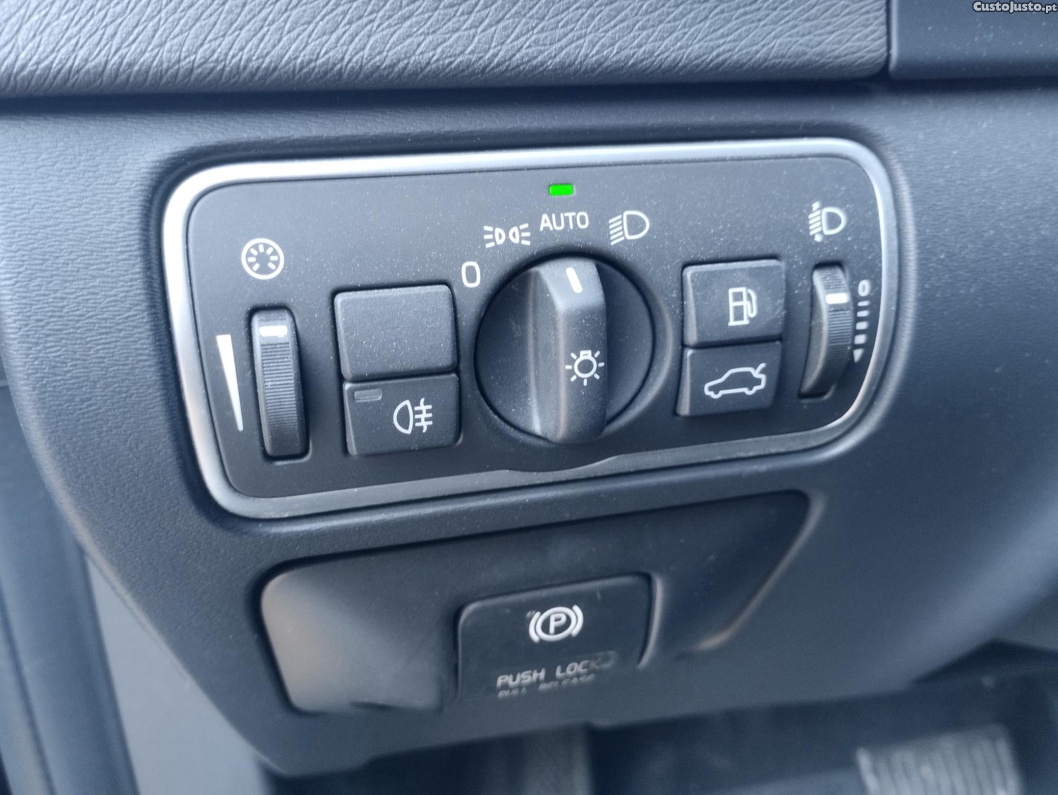 Volvo V60 2.0 D4 181CV MOMENTUM GEARTRONIC - FULL EXTRAS - C/ GARANTIA - COMO NOVA — fotografia 7