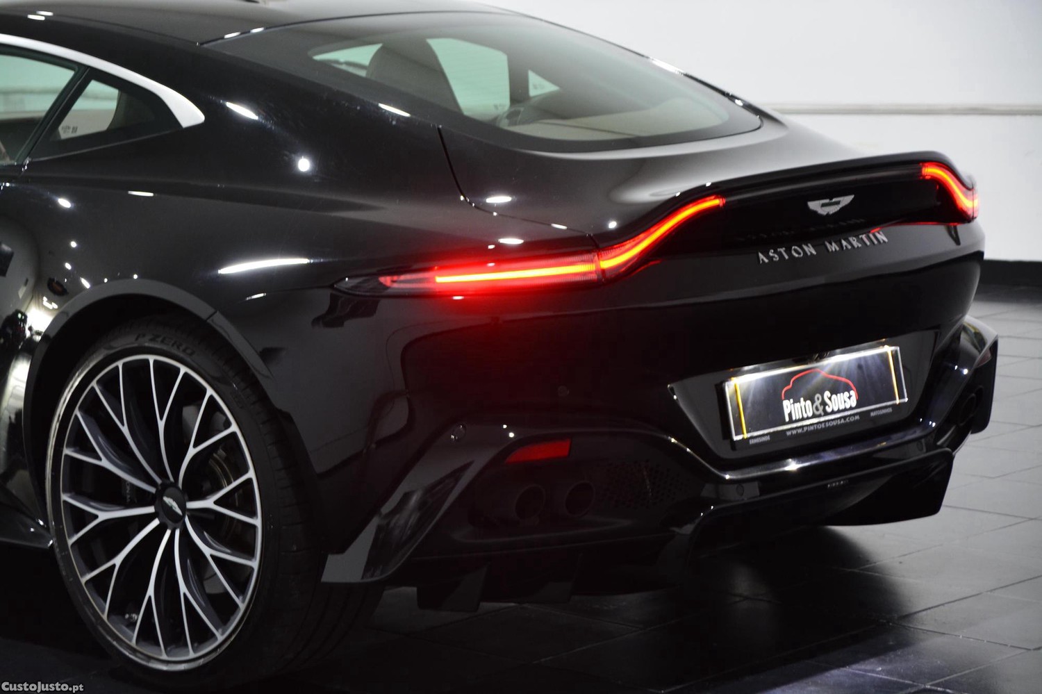 Aston Martin Vantage Coupé Coupé V8 — fotografia 4
