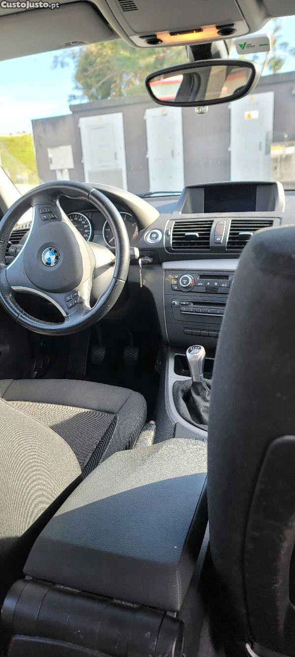 BMW 118 d/5portas/Assist Bmw — fotografia 3