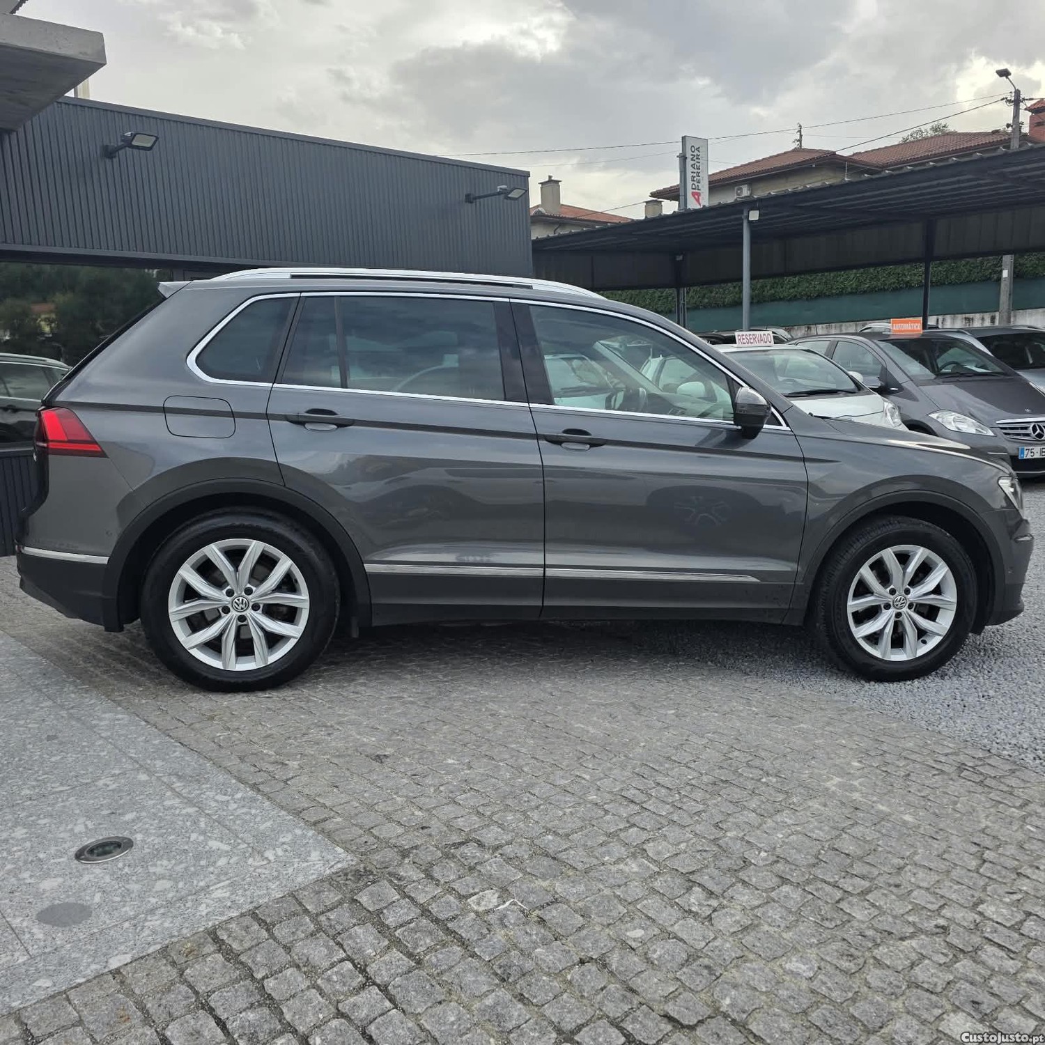 Volkswagen Tiguan 2.0 TDi Sport BlueMotion — fotografia 14