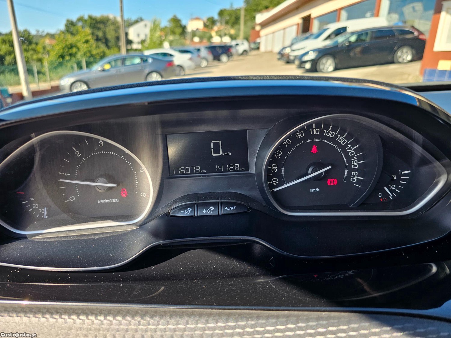 Peugeot 208 1.6 HDI STYLE BLUEHDI — fotografia 4