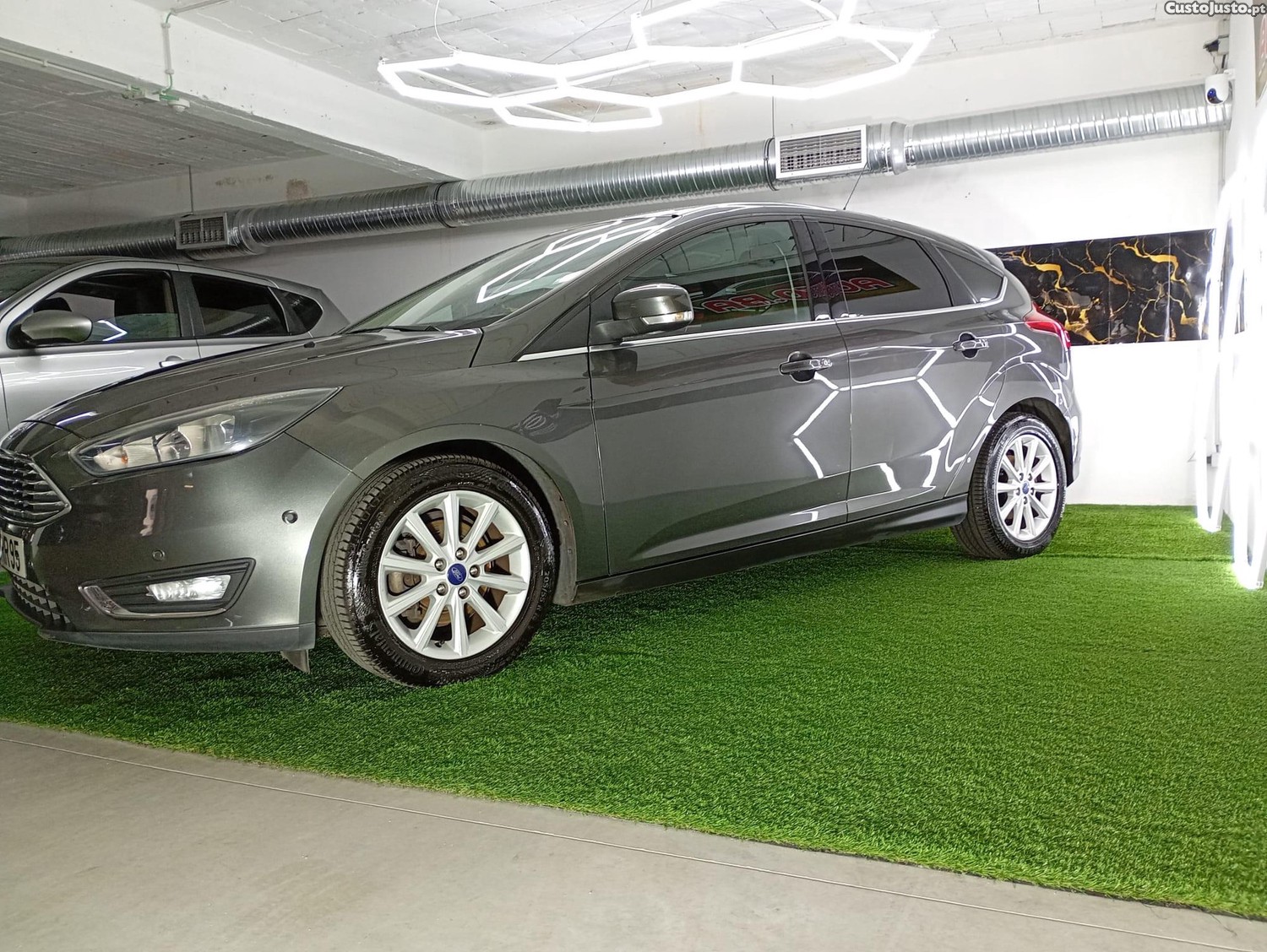Ford Focus 1.0 SCTi ST-Line — fotografia 20