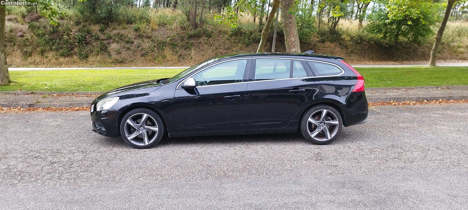 Volvo V60 R-Design 2.0 D4 163 cv Impecável - 13 — photo 4