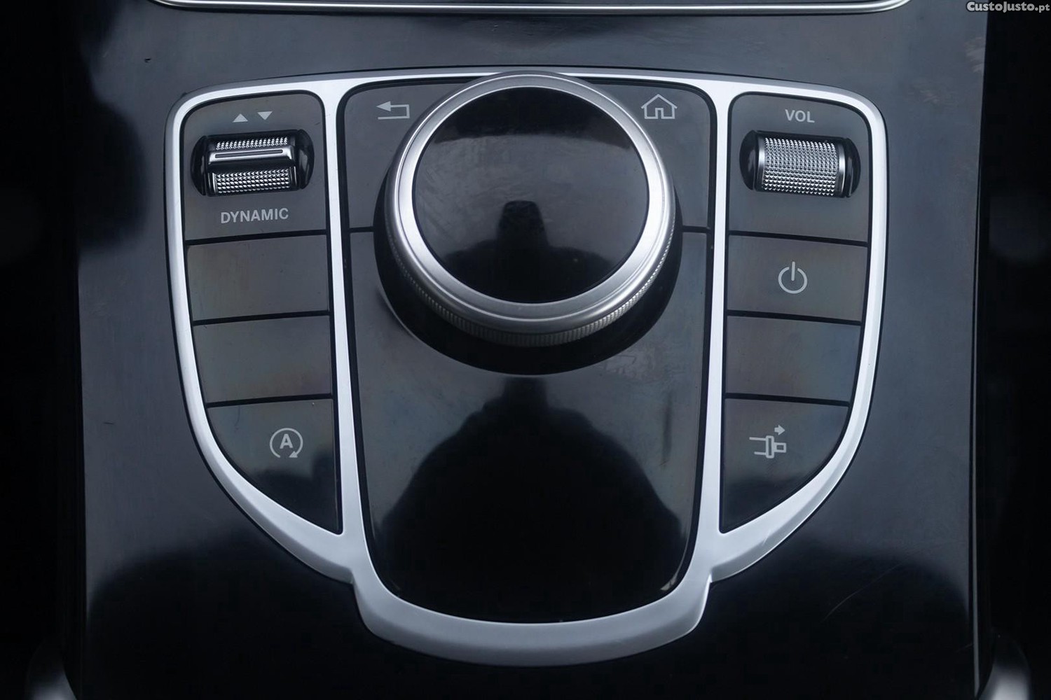 Mercedes-Benz C 220 d AMG Line — fotografia 11