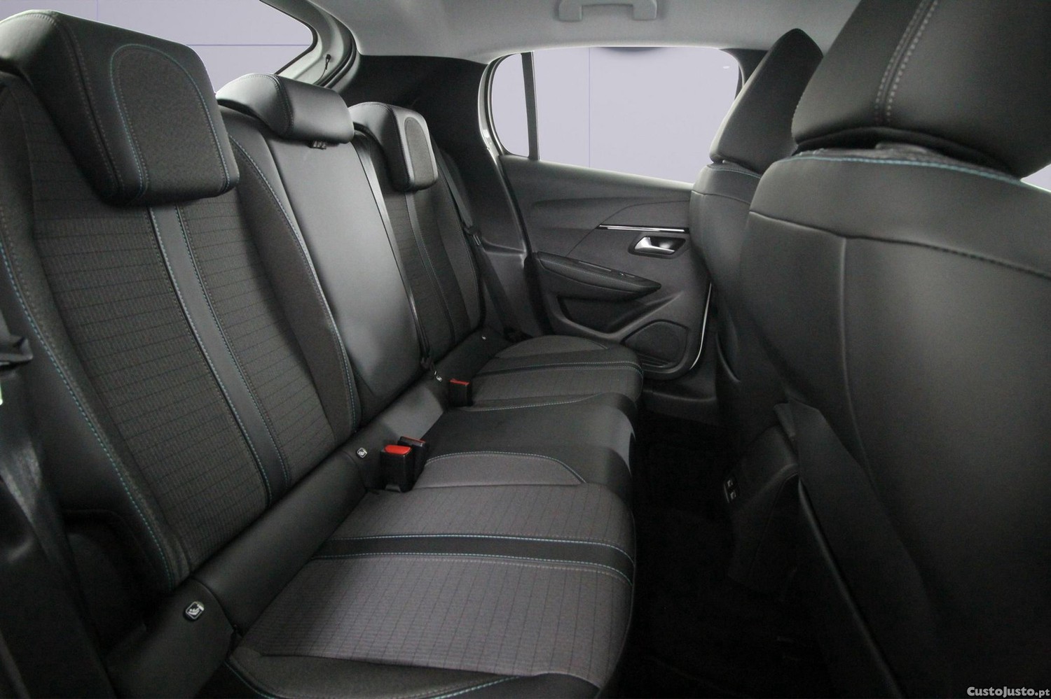 Peugeot 208 eActive 51 kWh — fotografia 4