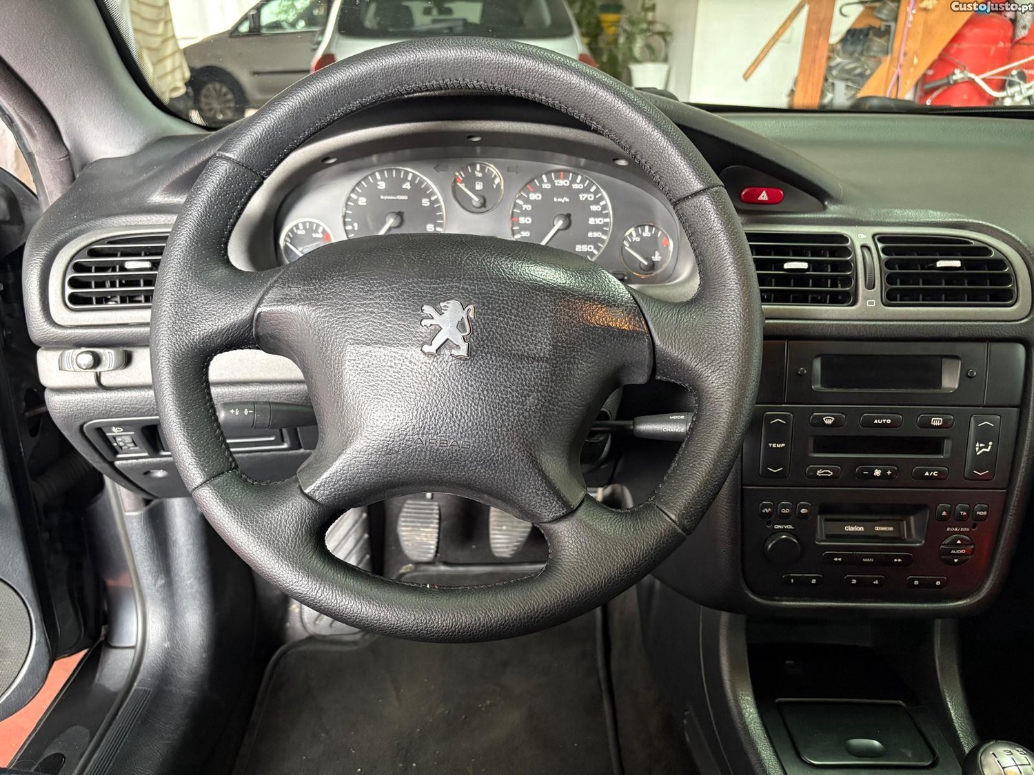 Peugeot 406 Coupé 2.0 — fotografia 6