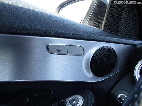 Mercedes-Benz C 300 E AMG LINE Pack Night — fotografia 2