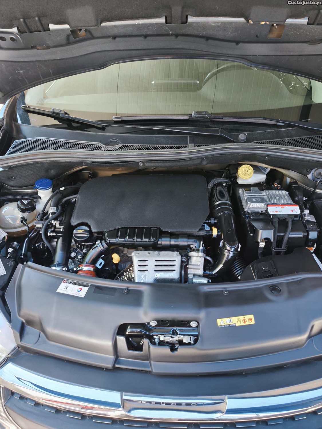 Peugeot 208 1.2 plueTech Allure — fotografia 10