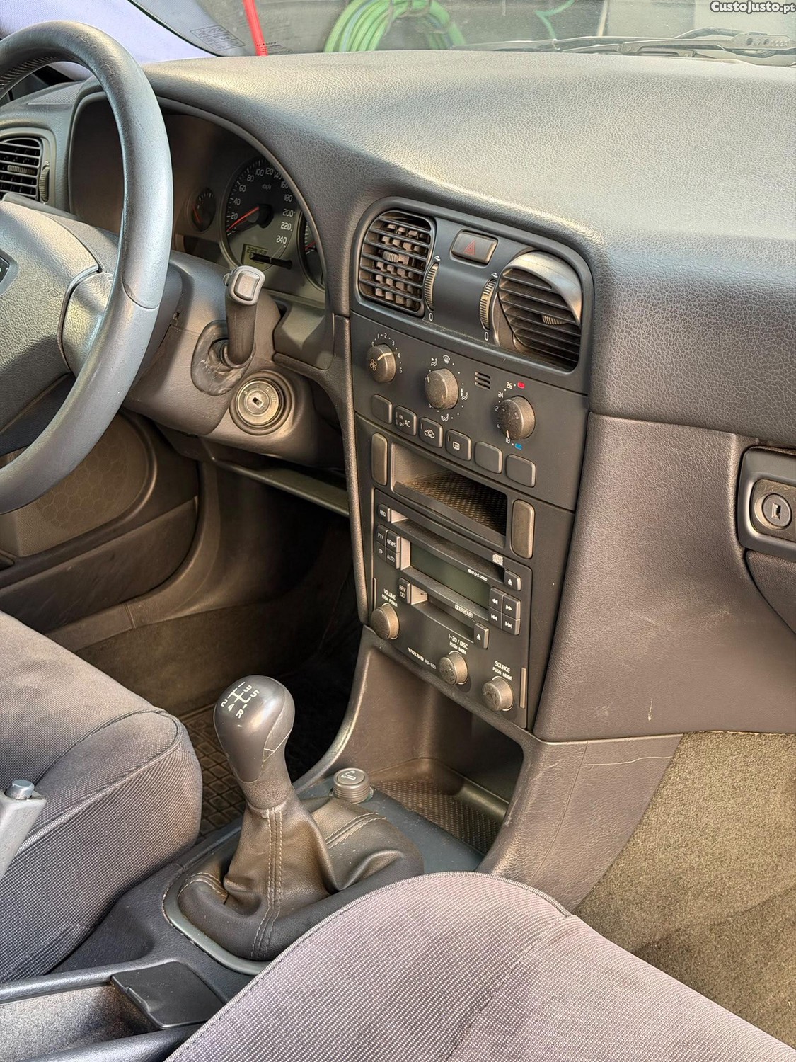 Volvo V40 D6 — fotografia 4