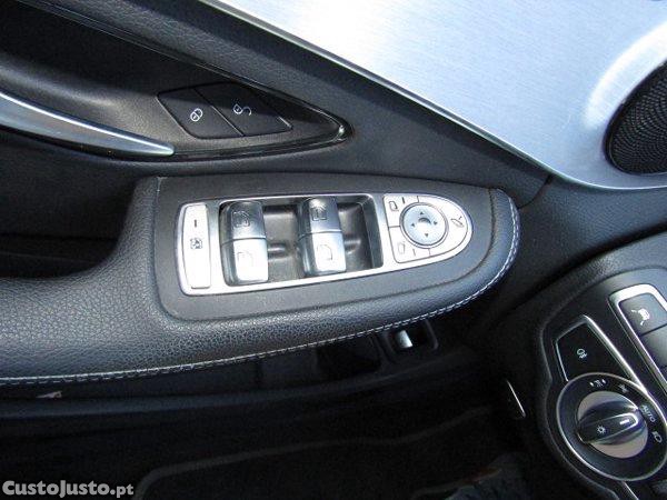 Mercedes-Benz C 300 E AMG LINE Pack Night — fotografia 3