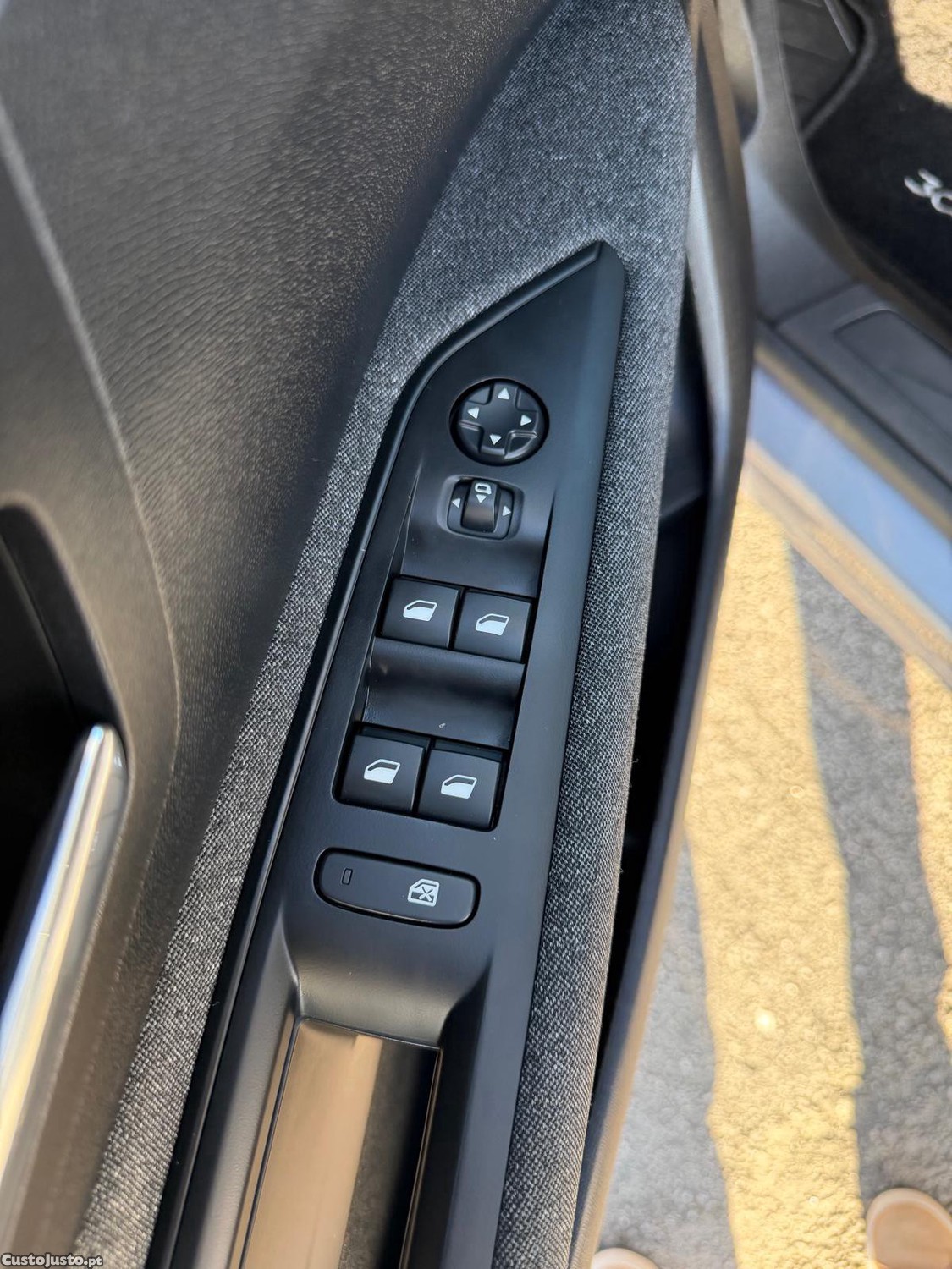 Peugeot 3008 1.5 BlueHDi Active Pack — fotografia 10