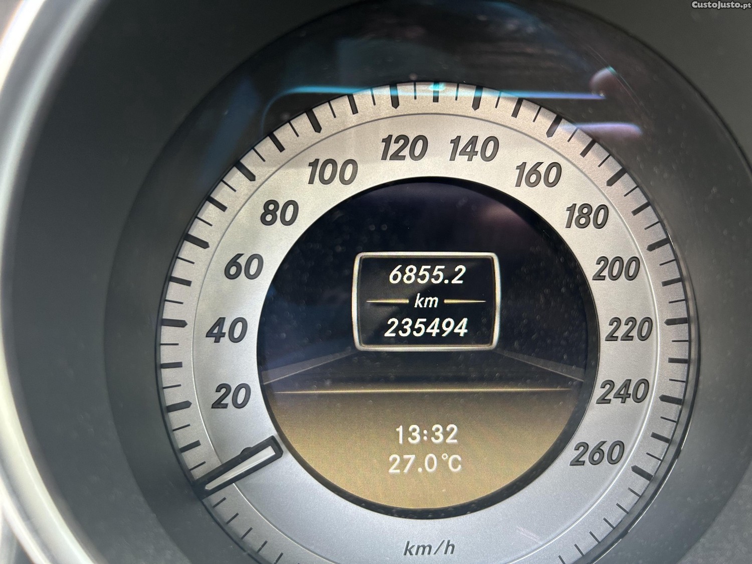 Mercedes-Benz A 220 CDI — fotografia 3