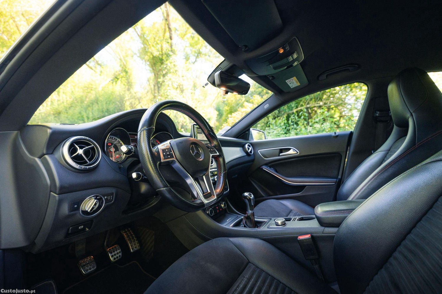 Mercedes-Benz CLA 200 CDi AMG Line — fotografia 6