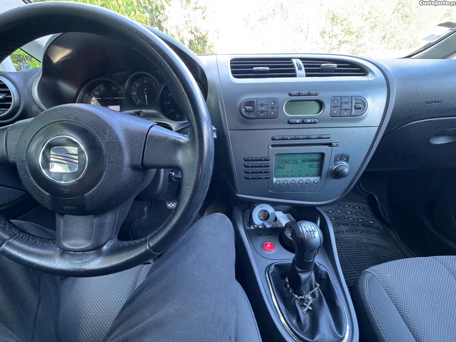 SEAT Leon 1.9 tdi — fotografia 10