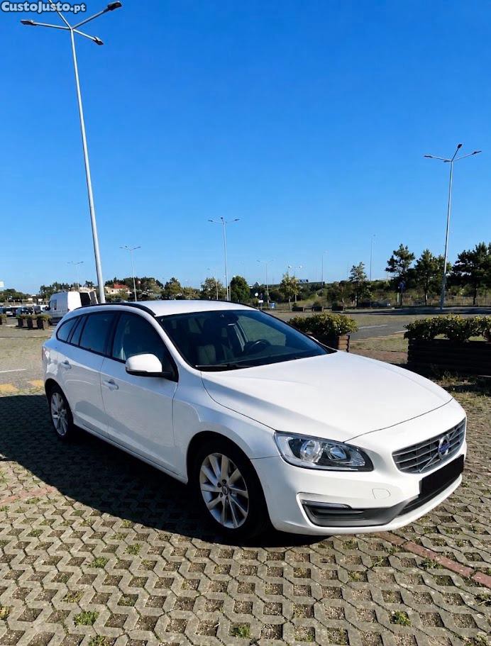 Volvo V60 Momentum — fotografia 9
