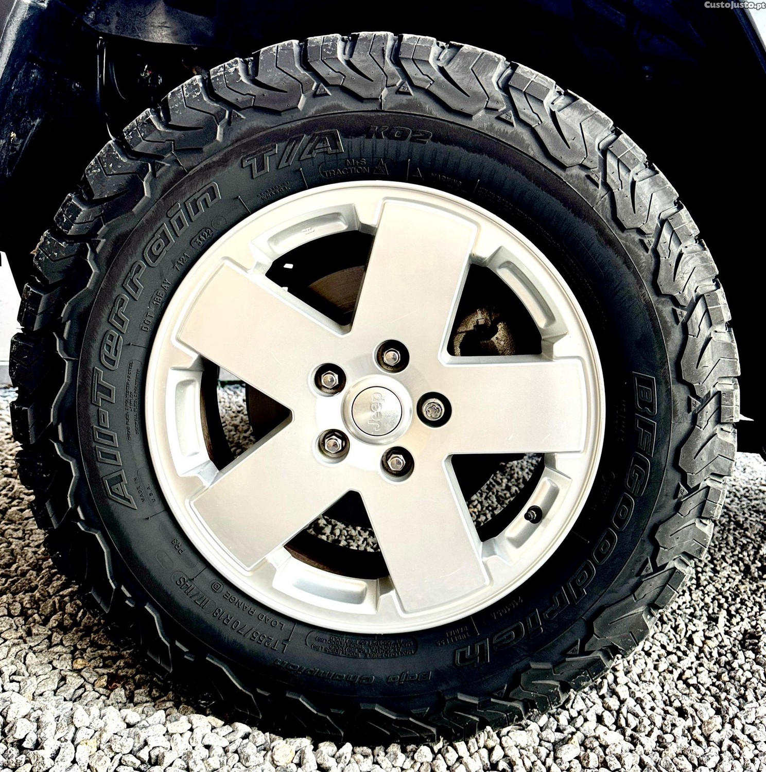 Jeep Wrangler 2.8 CRD MTX Sahara Limited — fotografia 13