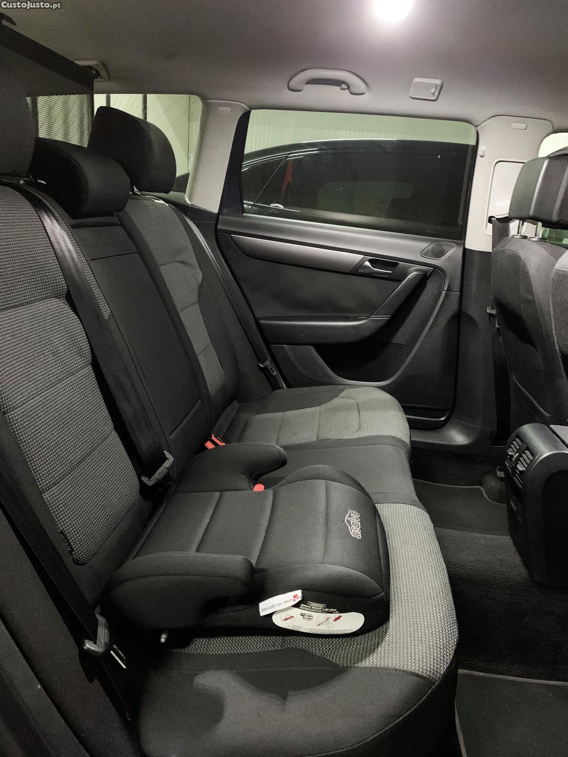 Volkswagen Passat Variant1.6 tdi Bluemotion — fotografia 4