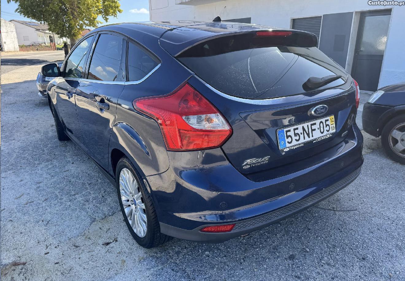 Ford Focus 1.0 SCTI de 2012 — fotografia 8